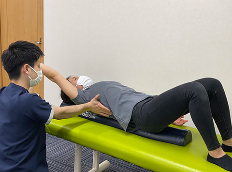 肩甲骨はがし